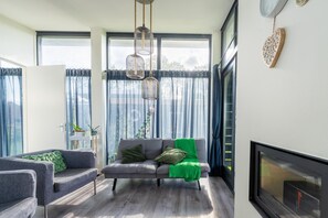 TV connectée, cheminée