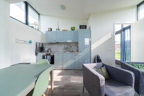 Microwave, dishwasher, coffee/tea maker