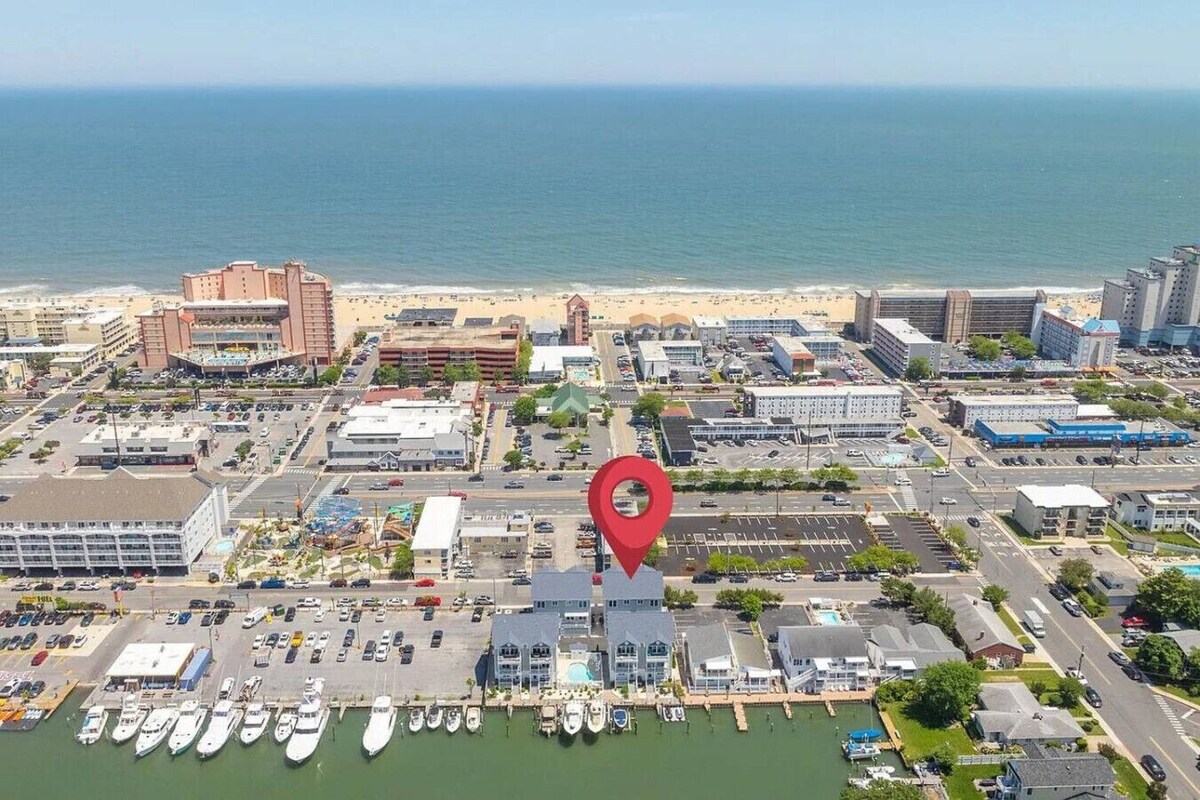 The Salty Deckhouse- Master Suite with Private Balcony!