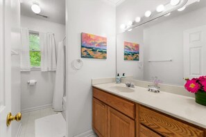 Shower, towels, shampoo