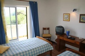 2 bedrooms, iron/ironing board