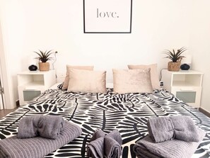 3 chambres, fer et planche à repasser, Wi-Fi gratuit, draps fournis