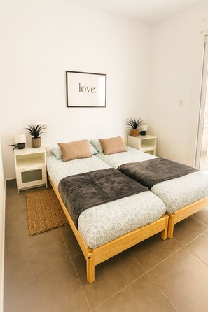 3 bedrooms, iron/ironing board, free WiFi, bed sheets