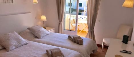 3 chambres, fer et planche à repasser, accès Internet