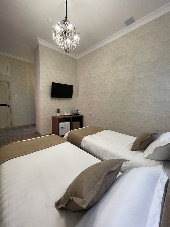 Classic Double or Twin Room, Garden View | In-room safe, laptop workspace, blackout drapes, free WiFi