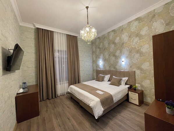Classic Double or Twin Room, Garden View