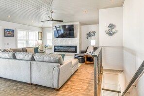 Interior - Brand New! Steps to Beach, Private Pool and Hot Tub, Putt-Putt, Fenced Yard, $300 in Free Tickets! (St. Augustine)