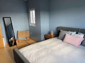3 chambres, fer et planche à repasser, Wi-Fi, draps fournis