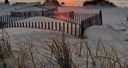 Beachfront 3BR Apt Costa Nova