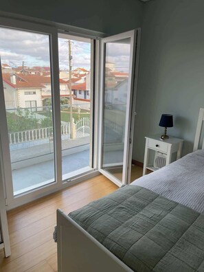 3 chambres, fer et planche Ă repasser, Wi-Fi, draps fournis