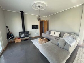 TV, fireplace - Beachfront 3BR Apt Costa Nova (Gafanha da Encarnação)