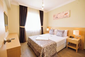 Comfort Studio Suite, Balcony, Pool View | Iron/ironing board, free WiFi