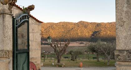 Semi-detached holiday home on an estate with a swimming pool