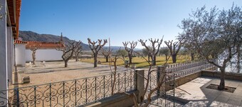 Geschakelde vakantiewoning op landgoed met zwembad en uitzicht op wijngaard