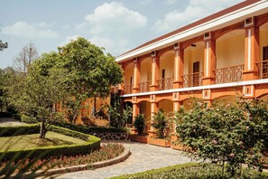 Superior Double Room, Balcony, Hill View | Living area