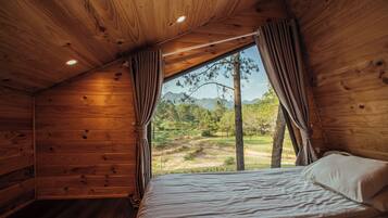 Bungalow – superior, balkong, dalutsikt | Skrivebord og wi-fi (inkludert)