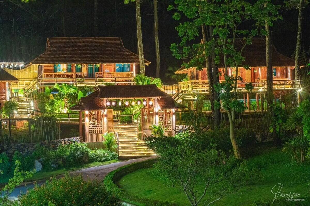 Signature Chalet, Balcony, Garden View | Desk, free WiFi