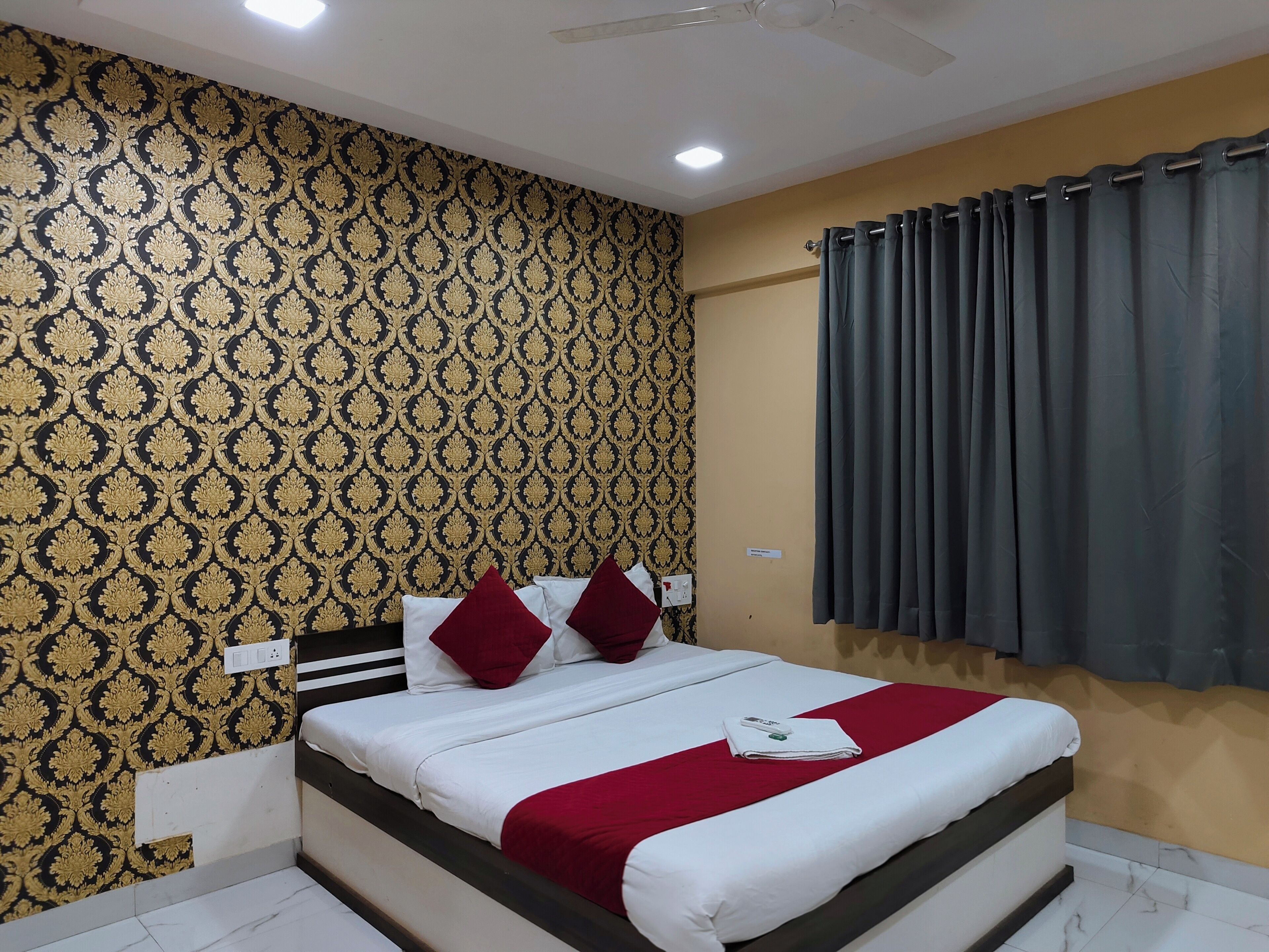 Deluxe Double Room, City View | Desk, free WiFi