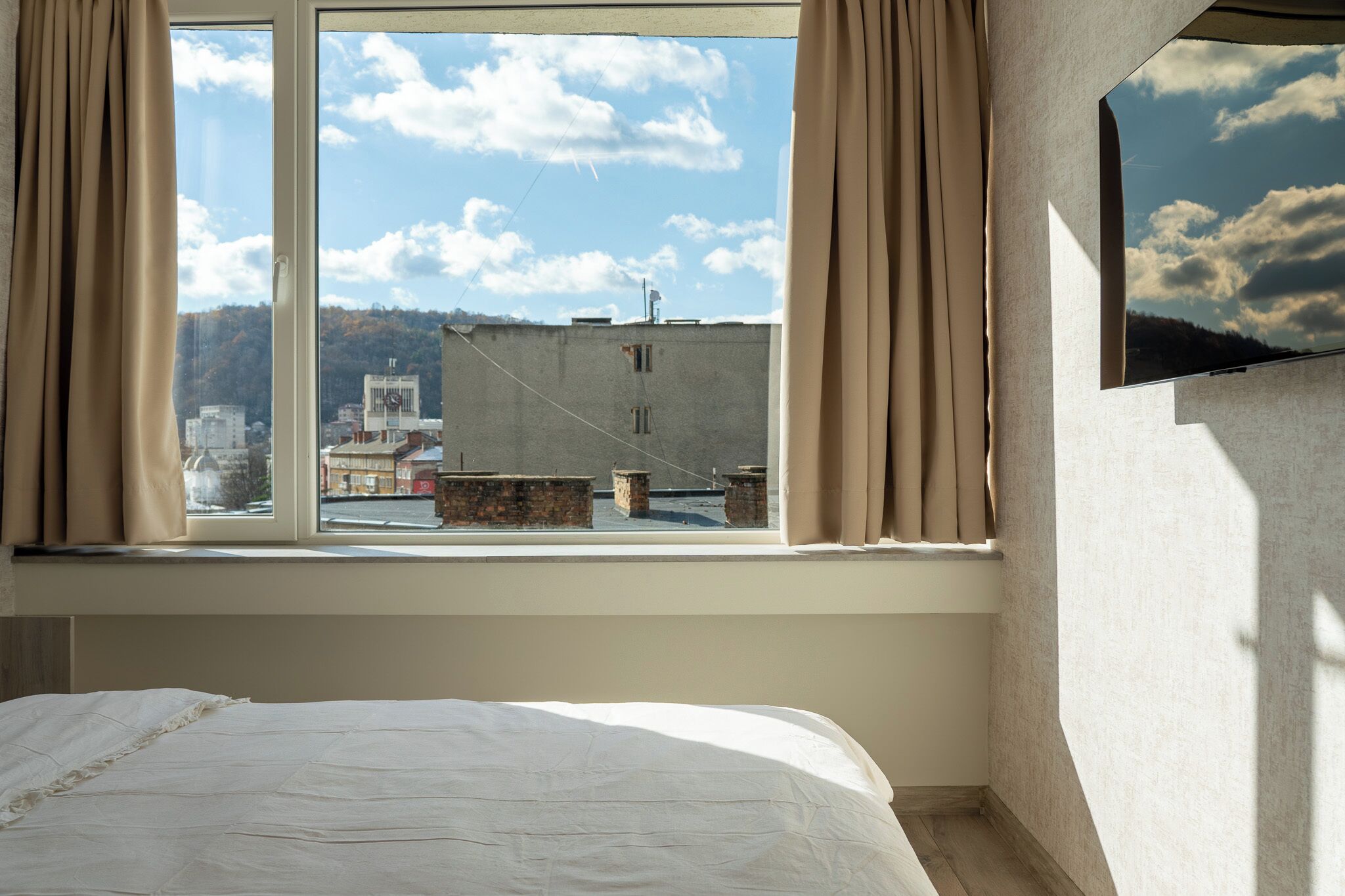 2 多间卧室、熨斗/熨衣板、WiFi、床单