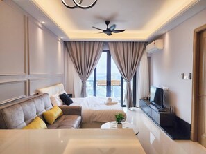 1 habitación, tabla de planchar con plancha, internet y ropa de cama