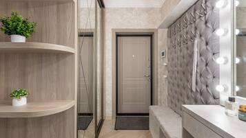 Apartament Comfort, balcó, vistes a la ciutat | Planxa i posts de planxar i wifi gratuïta