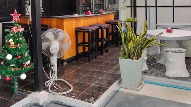 Terrace/patio - Economy double room with fan only and external bathroom facilities (Taphong)
