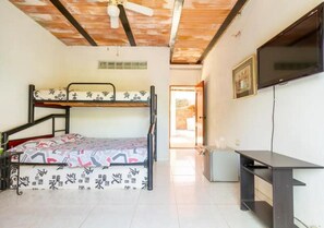 1 habitación, internet y ropa de cama 