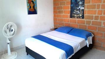 1 quarto, acesso à internet, roupa de cama