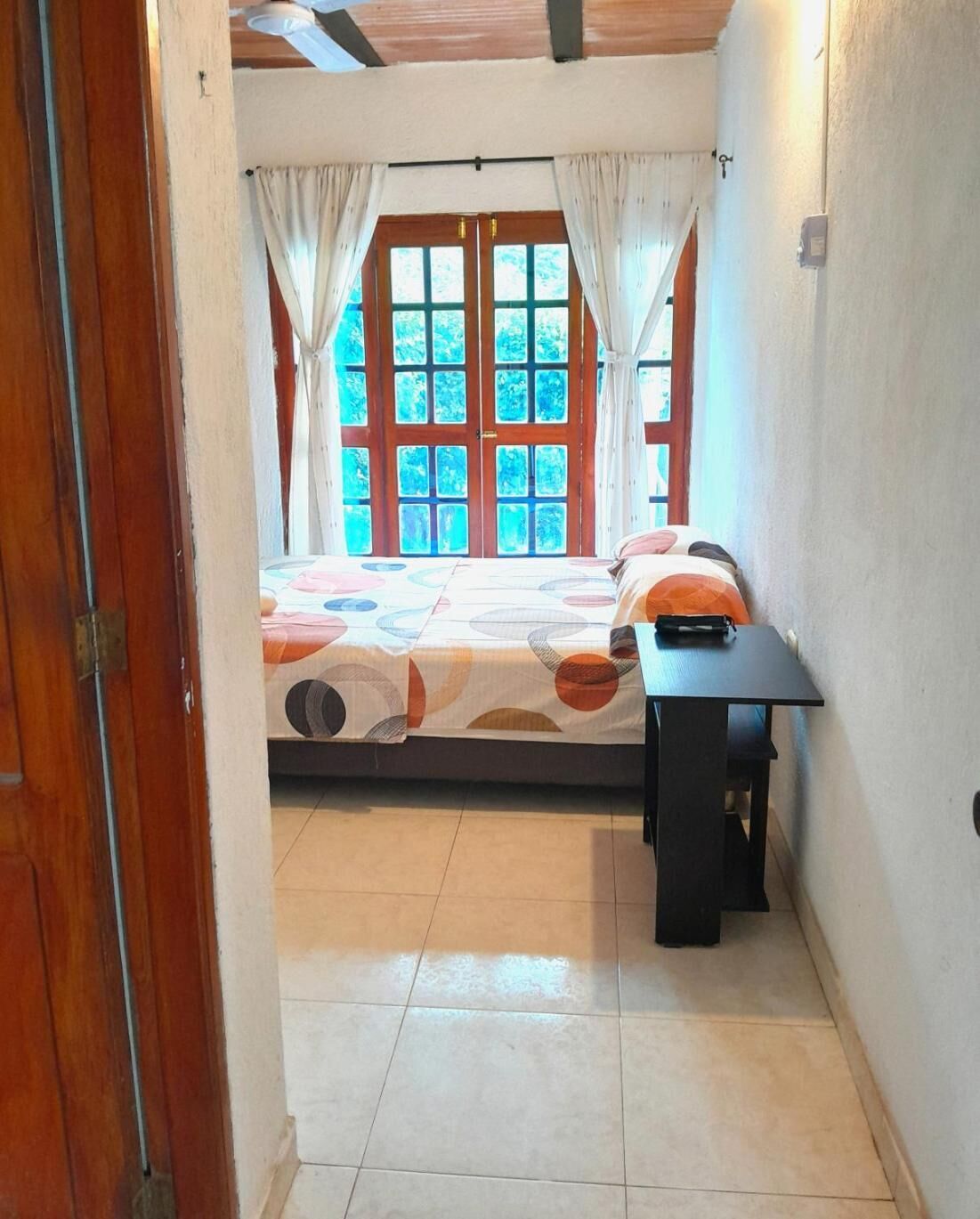 1 bedroom, desk, WiFi, bed sheets