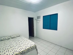 3 habitaciones, acceso a internet y ropa de cama