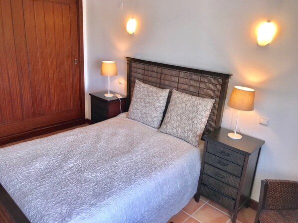 House | 2 bedrooms, iron/ironing board