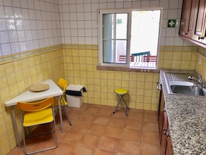 Private kitchen - Beachside Family Stay in Benagil (Lagoa)