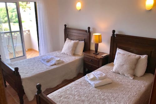 House | 2 bedrooms, iron/ironing board