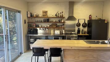 KylskÄp, mikrovÄgsugn, ugn och spishÀll