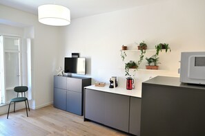Lejlighed | Opholdsområde | 40-tommers smart-tv med digitale kanaler