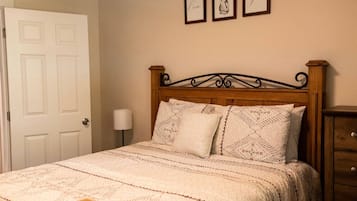 3 habitaciones, tabla de planchar con plancha y cuna de viaje