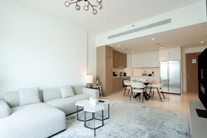 TV - Sea View | 2B Beachfront Luxury | EmaarBeachfront (Emaar Beachfront)