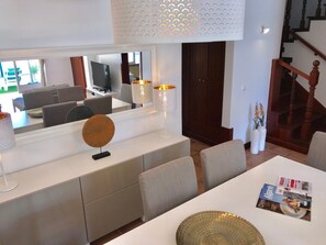 غرفة المعيشة