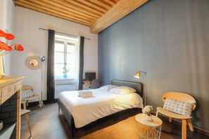 Een strijkplank/strijkijzer, gratis wifi