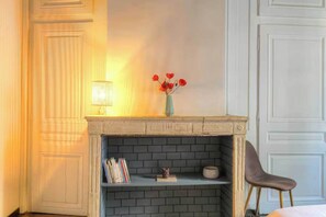 Iron/ironing board, free WiFi - Dify Apartment Ainay (Lyon)
