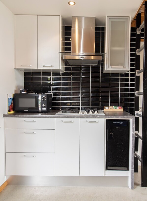 Microwave, stovetop