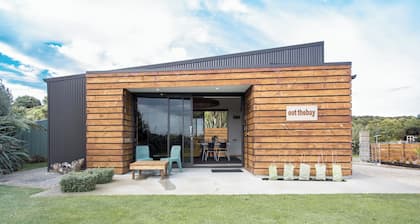 Out The Bay- Guest House at the Beach