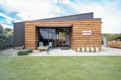 Out The Bay- Guest House at the Beach