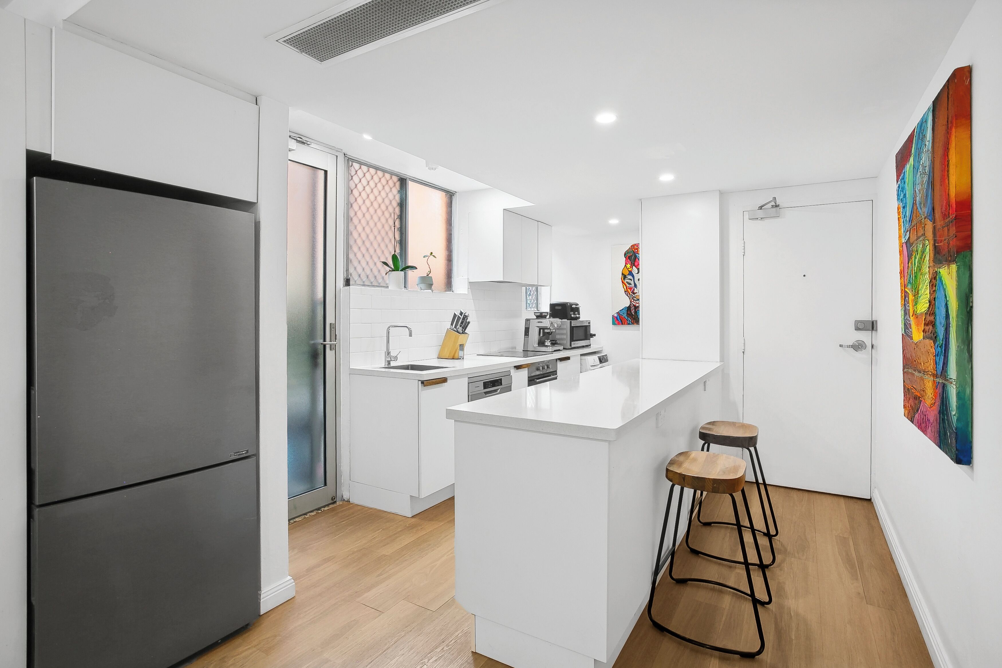 Frigorífic, microones, forn i placa de cuina 