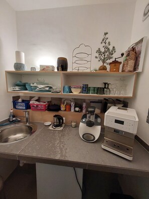 Private kitchen - Luxurious family apartment in the countryside in a historic building (Neuburg an der Kammel)