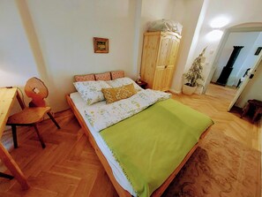 4 chambres, fer et planche à repasser, Wi-Fi, draps fournis