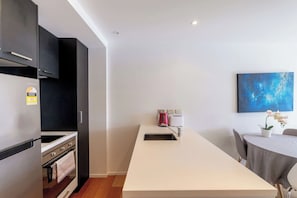 Private kitchen - Auckland CBD Brilliant Views 2 bedroom apartment (Auckland)