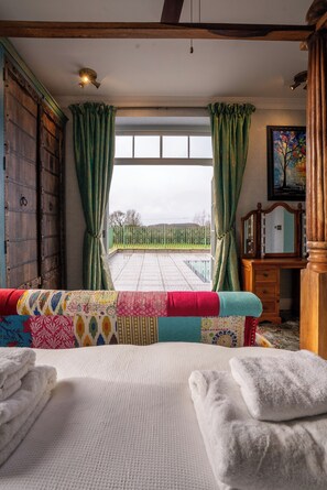 7 bedrooms, iron/ironing board, travel cot, WiFi