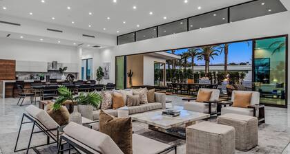 Sleeps 54 | 3 Luxury Villas w/ Pool + Spa, Pickleball | Bravo by AvantStay