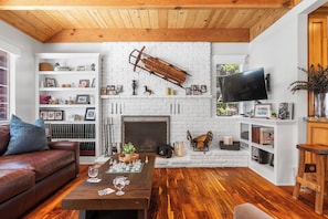 Smart TV, fireplace, offices
